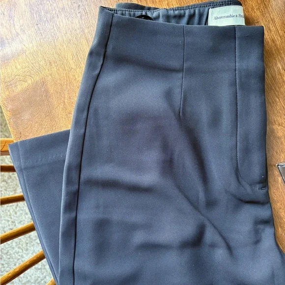 Abercrombie High Rise Slim Boot Trouser, Size 26 short - Picture 2 of 3